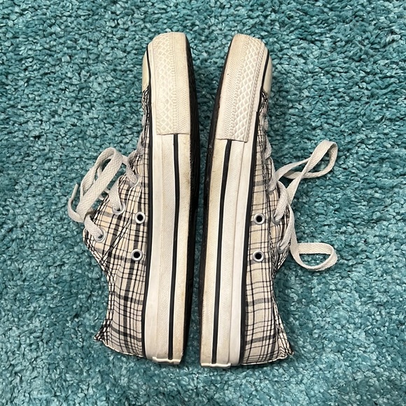 White plaid converse low top shoes - Picture 3 of 3